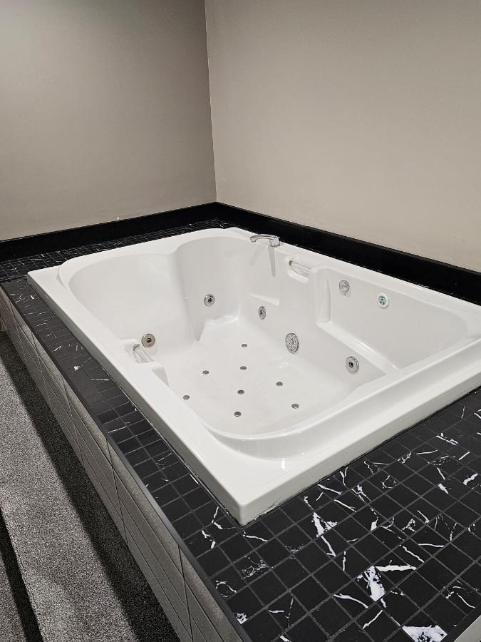Western Budget Motel #1 Leduc/Nisku Εξωτερικό φωτογραφία